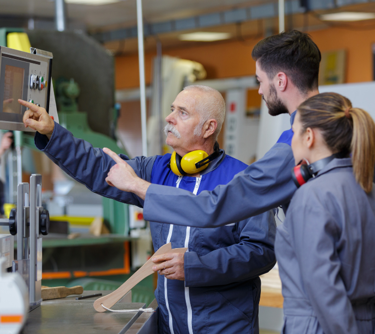 Manufacturer teaching students